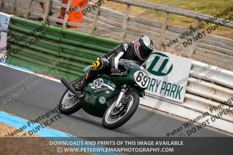 Vintage motorcycle club;eventdigitalimages;mallory park;mallory park trackday photographs;no limits trackdays;peter wileman photography;trackday digital images;trackday photos;vmcc festival 1000 bikes photographs